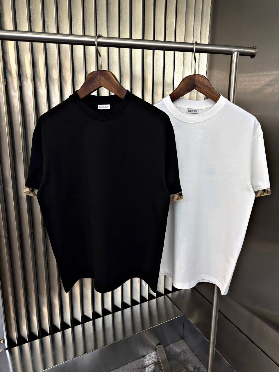T-SHIRT BURBERRY  -Premium Quality