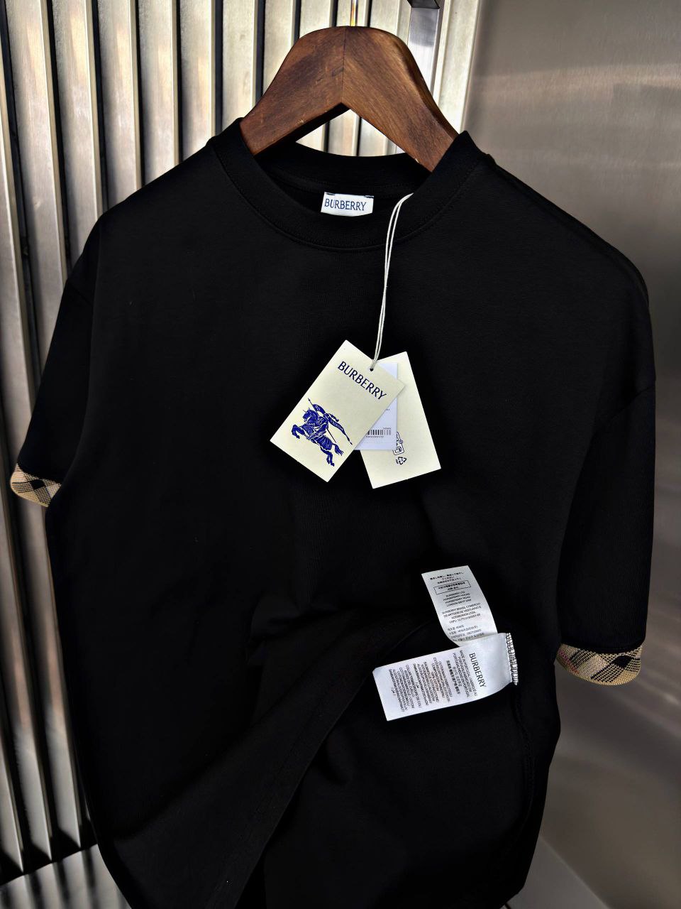 T-SHIRT BURBERRY  -Premium Quality