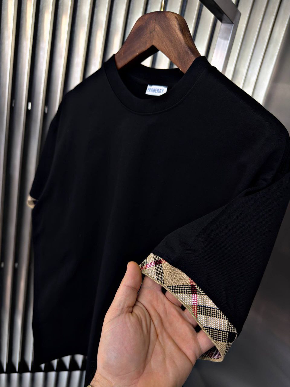 T-SHIRT BURBERRY  -Premium Quality