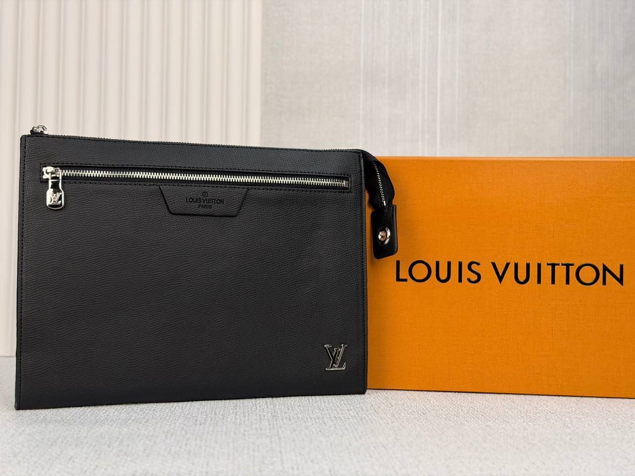 POCHETTE SAC À MAIN LOUIS VUITTON